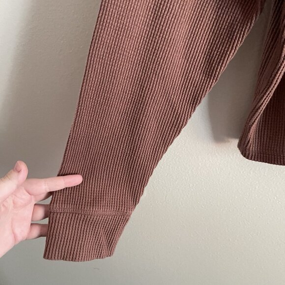 Abercrombie & Fitch Soft A&F Cozy Women S Brown Waffle Knit Turtleneck Sweater - Picture 4 of 10